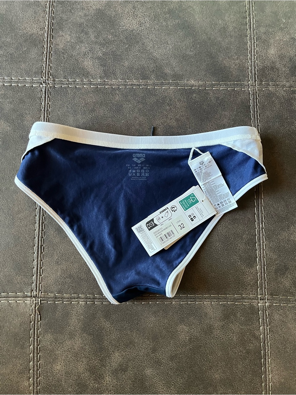 Arena Men’s Navy Swim Briefs with White Trim - Picture 3 of 6